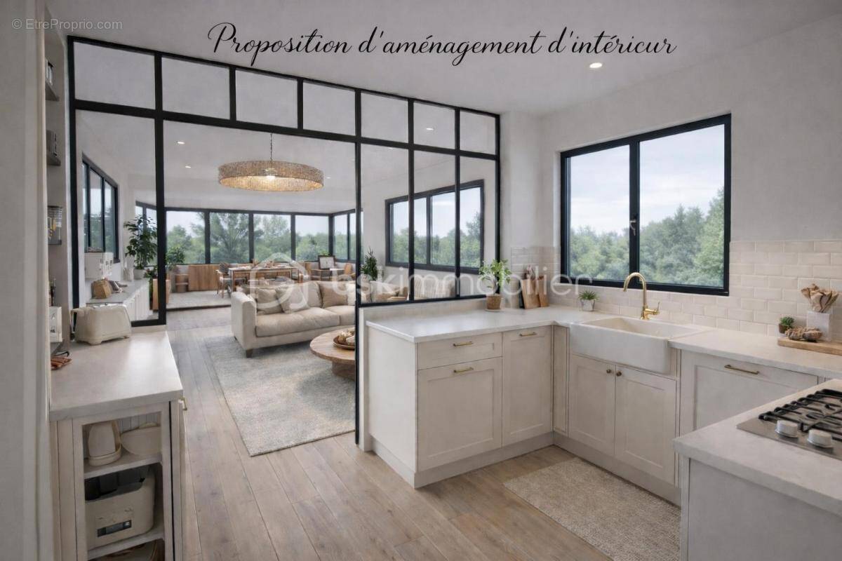 Maison à SAINT-CLEMENT-DE-RIVIERE