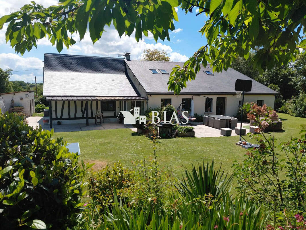 Maison à BOURG-ACHARD