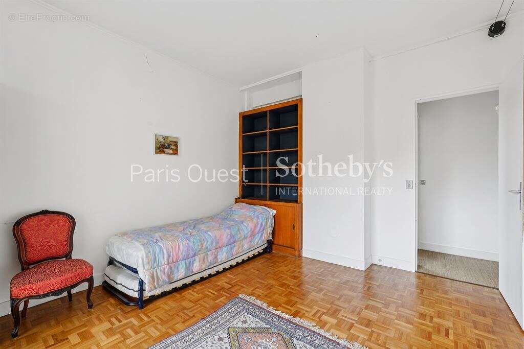 Appartement à NEUILLY-SUR-SEINE