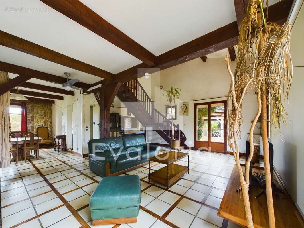 Villa 5 pièces de 157 m² avec piscine de 67 m² et terrain de 135 - photo 4