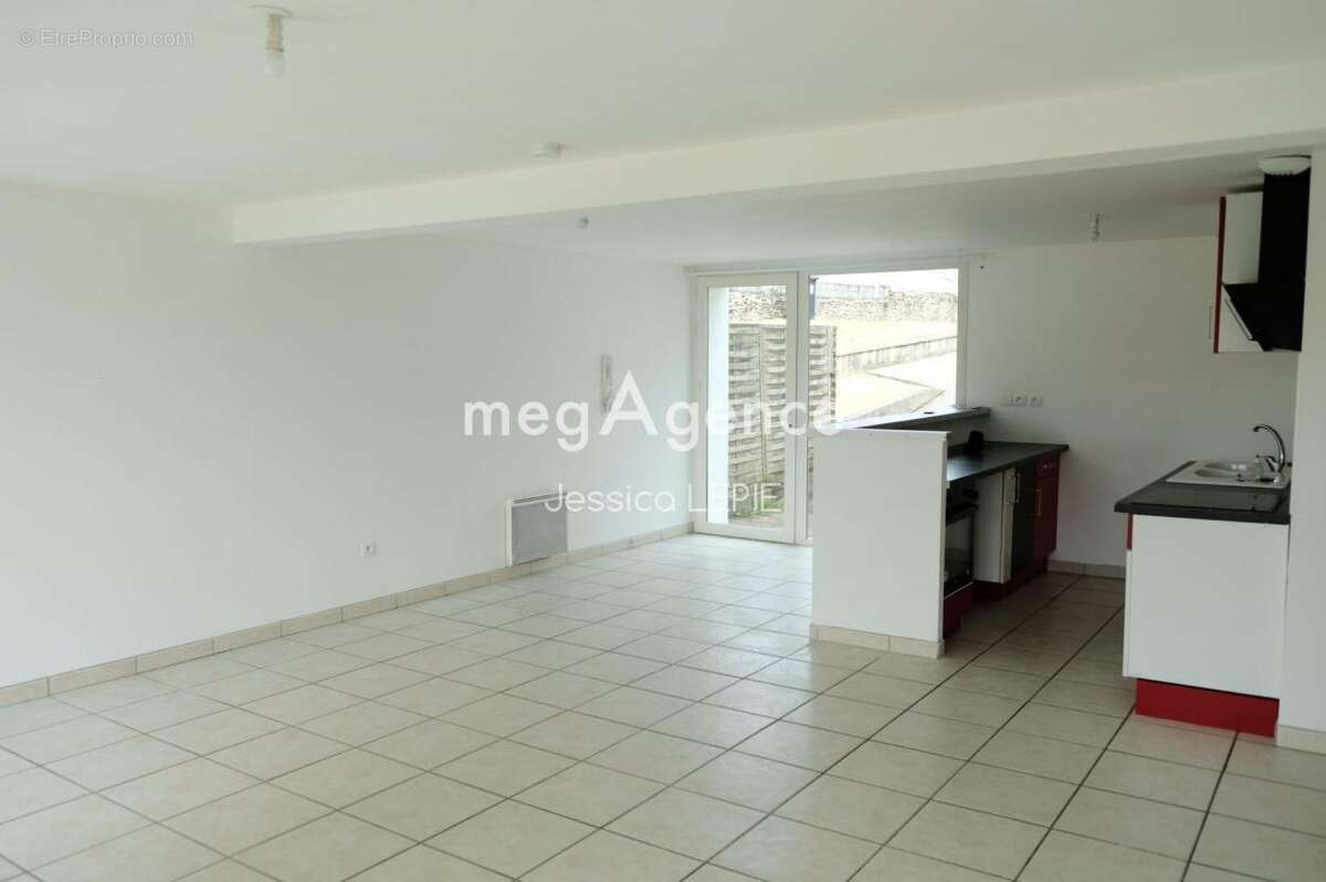 Appartement à AIFFRES