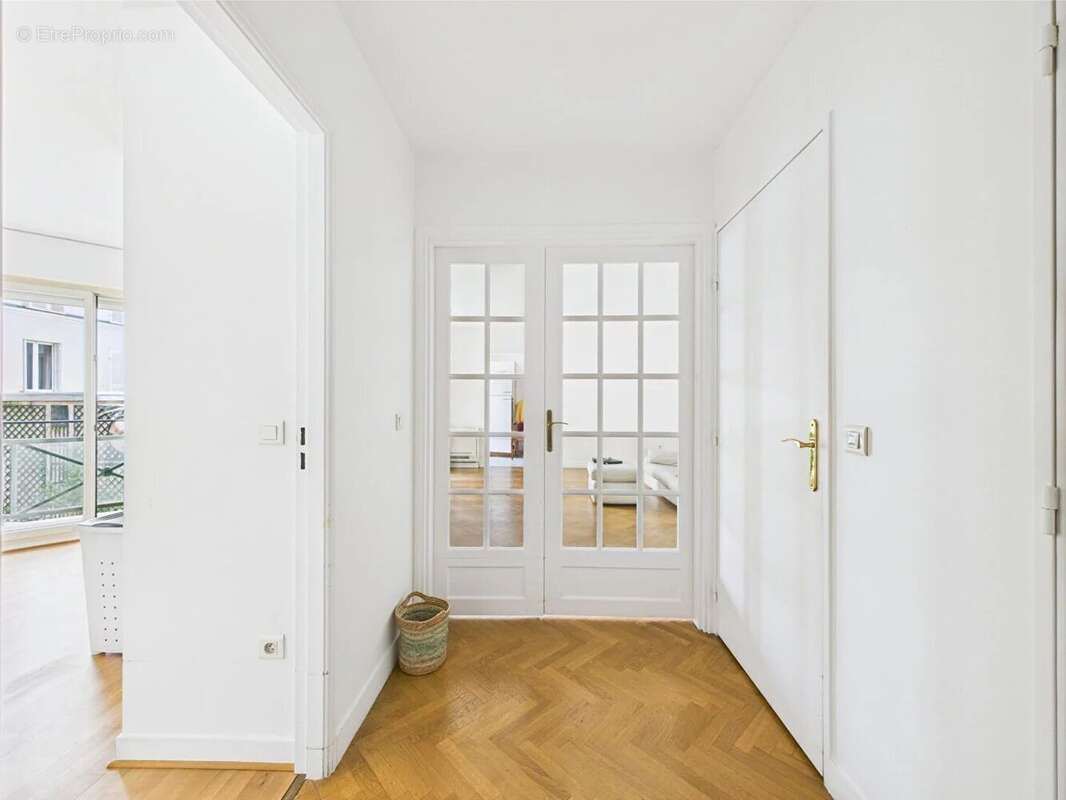 Appartement à PARIS-17E
