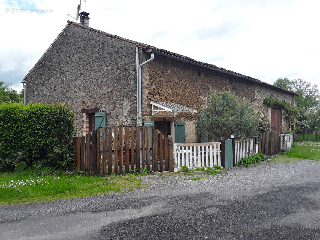 Maison à BLANZAC