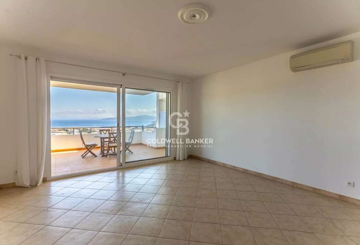 L'ile-rousse - Charmant T3 standing - vue mer imprenable - cave, parking & garage - photo 8