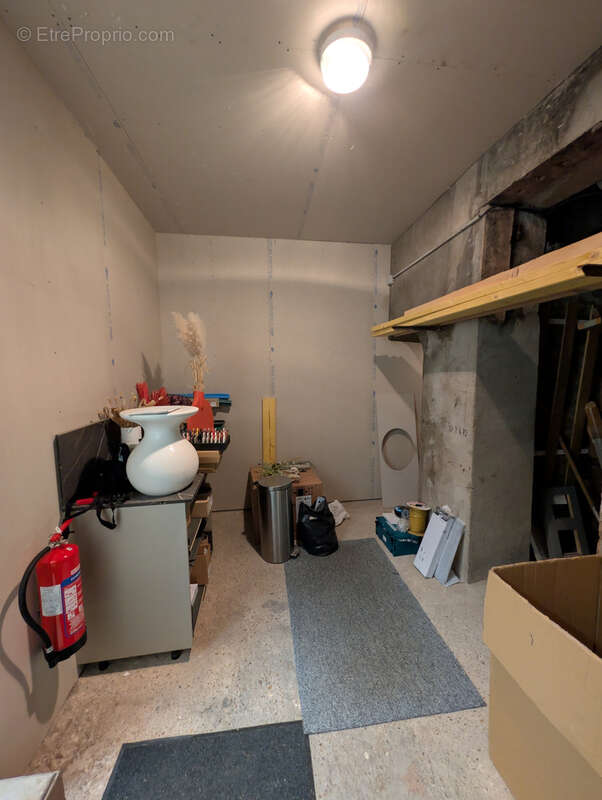 Vente local commercial 150m2 - photo 9