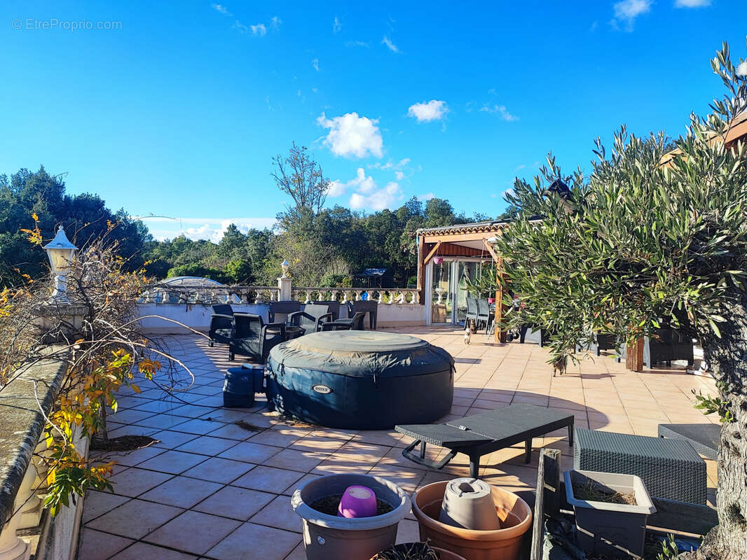 Maison à CAUNES-MINERVOIS