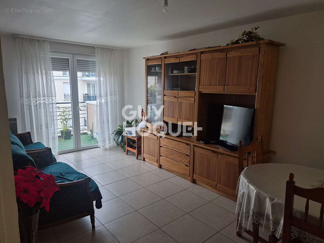 Appartement à LE BLANC-MESNIL