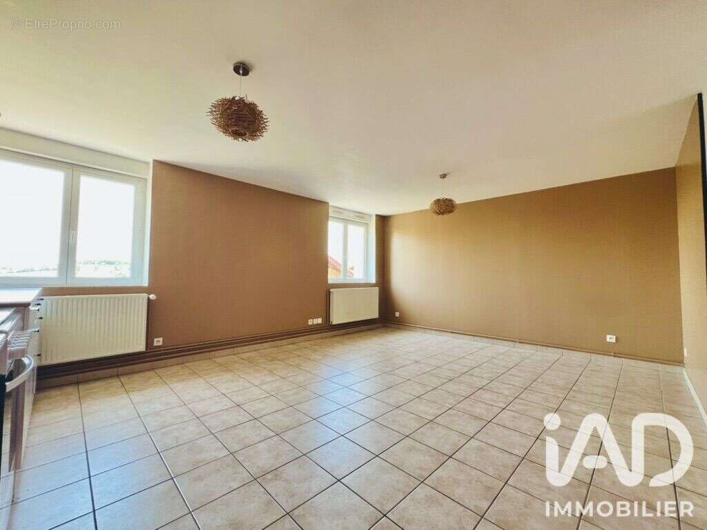 Appartement 56 m² à Saint-Laurent-De-Chamousset  - photo 6