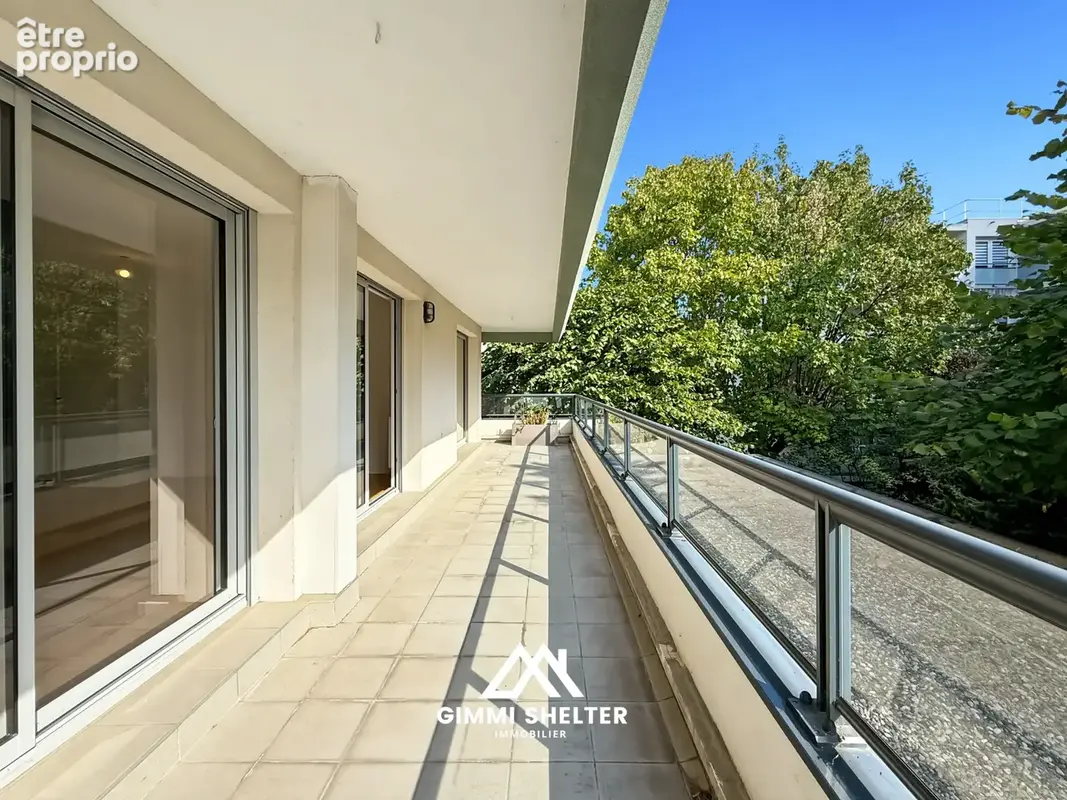 Appartement T3 de 84 m2 avec terrasse plein sud, cave et 2 places de parkings   Clermont-Ferrand - photo 1