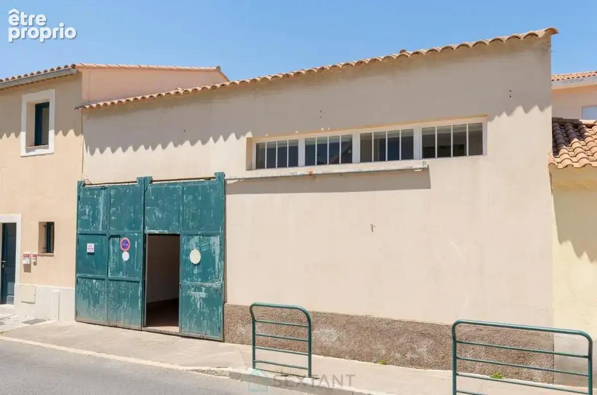 Commerce 111 m² à vendre à Saint-Chamas (13250) - photo 2