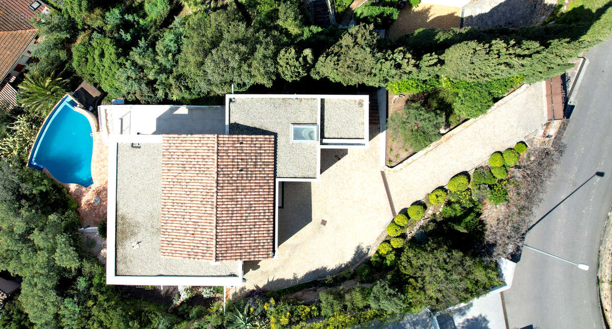 Maison à LES ISSAMBRES