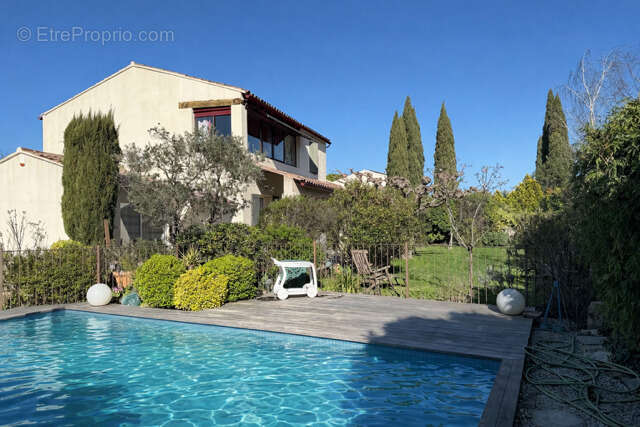 Maison à PERNES-LES-FONTAINES