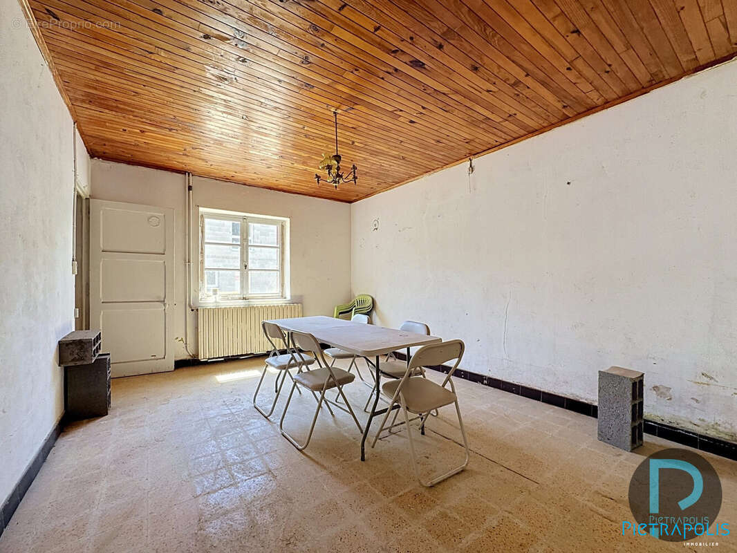 Maison 106 m² à Saint-Marcel  - photo 3