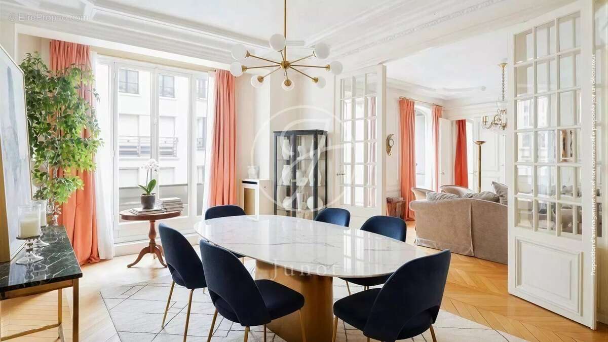 Appartement à PARIS-7E