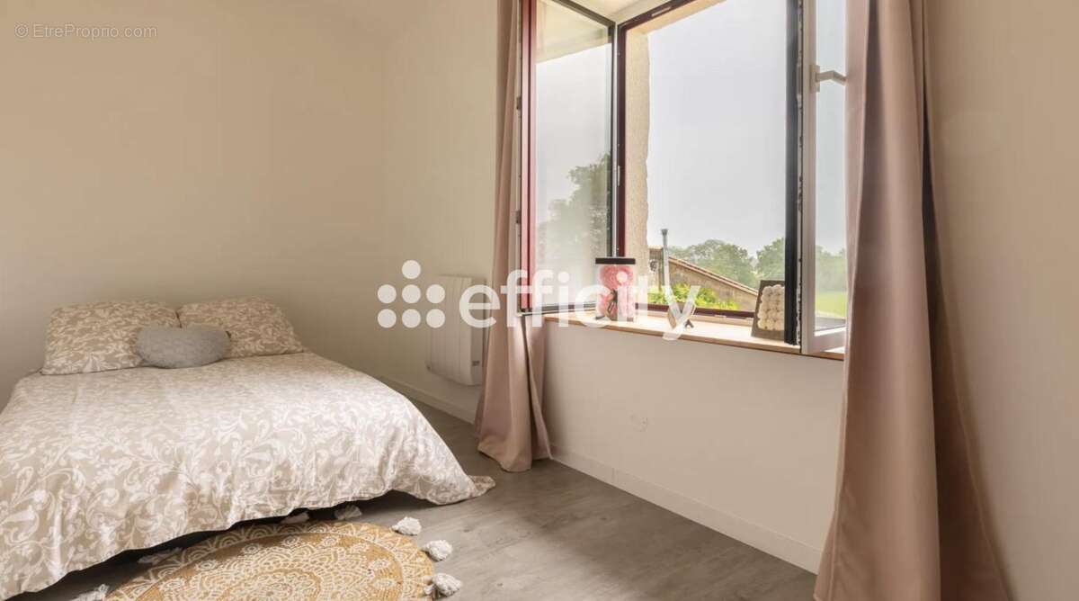 Maison 157 m² à Aigrefeuille-Sur-Maine  - photo 13