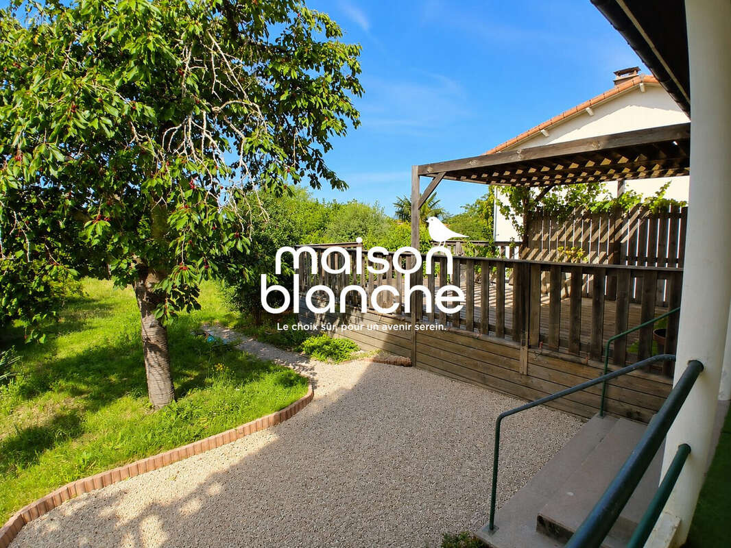Maison 95 m² à Parthenay  - photo 8