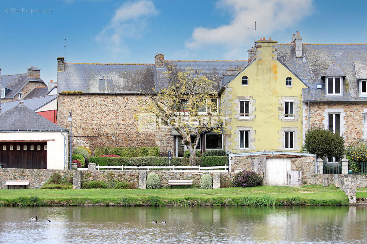 Maison à PLOUAGAT