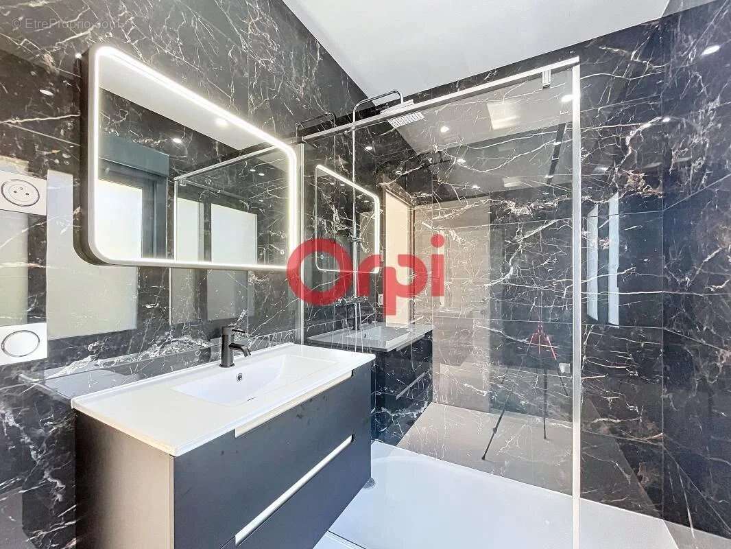 Maison à LES ISSAMBRES