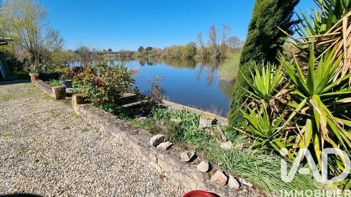 Maison 162 m² à Civrac-Sur-Dordogne  - photo 3