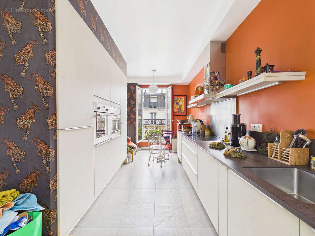 Appartement à PARIS-10E