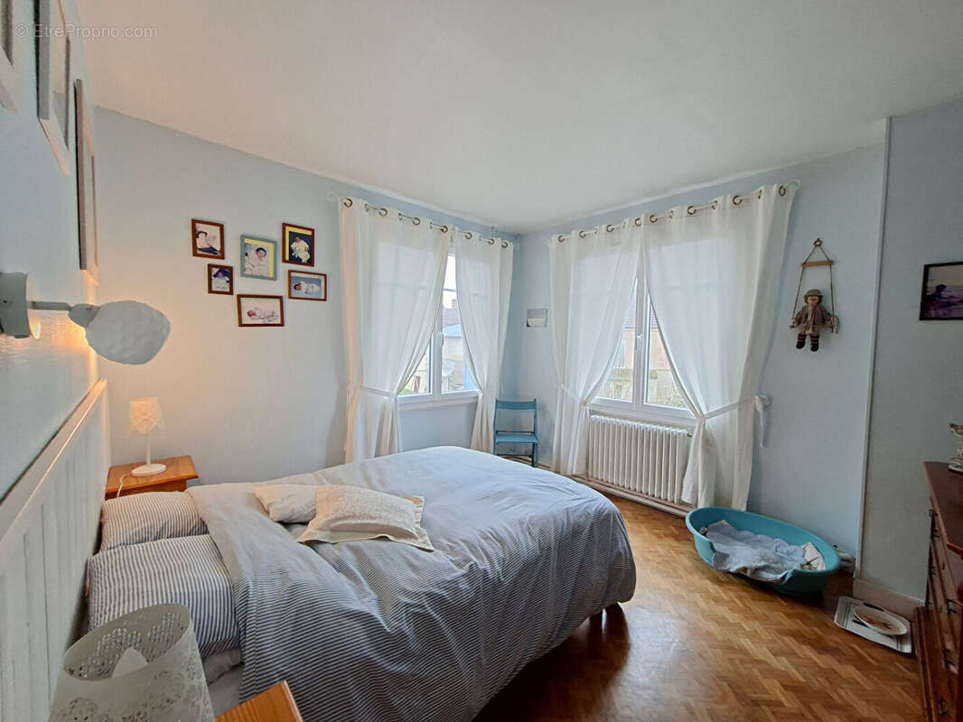 Maison à LIZY-SUR-OURCQ