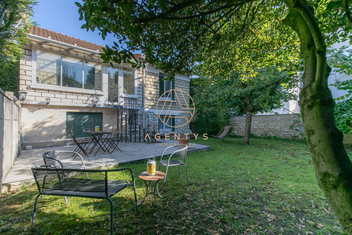 Maison à SAINT-MAUR-DES-FOSSES