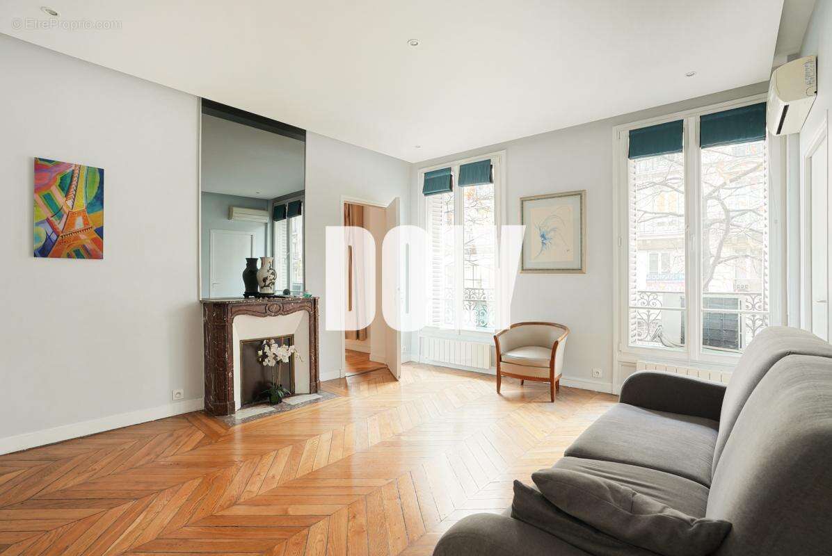 Appartement à PARIS-3E