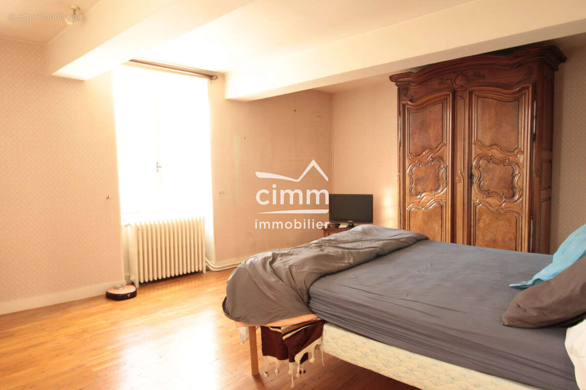 Maison à BEAUREPAIRE