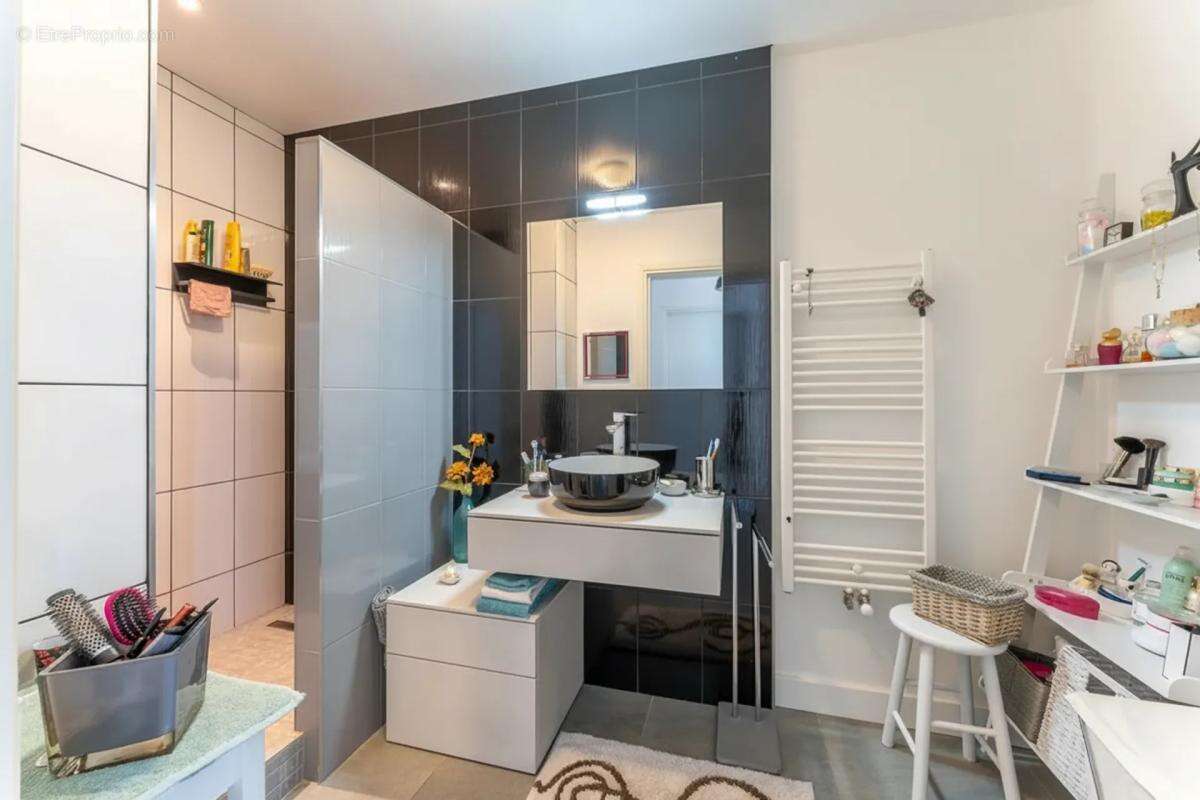 Appartement à PAREMPUYRE