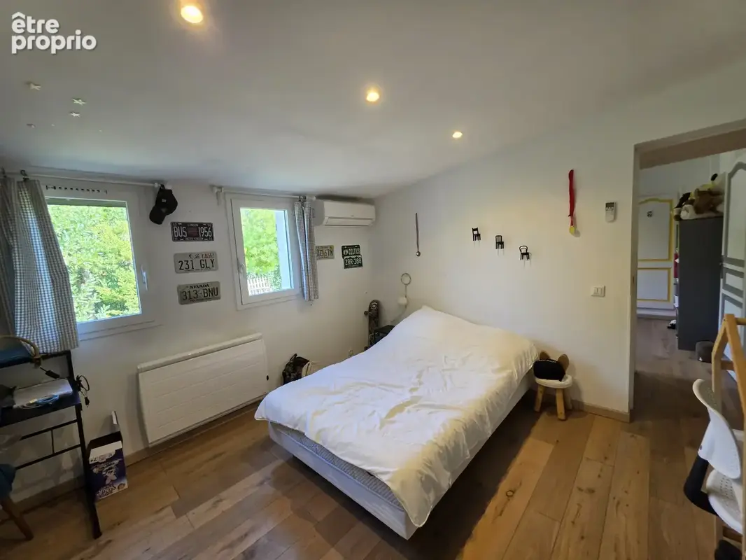 Villa rénovée design avec piscine - photo 19