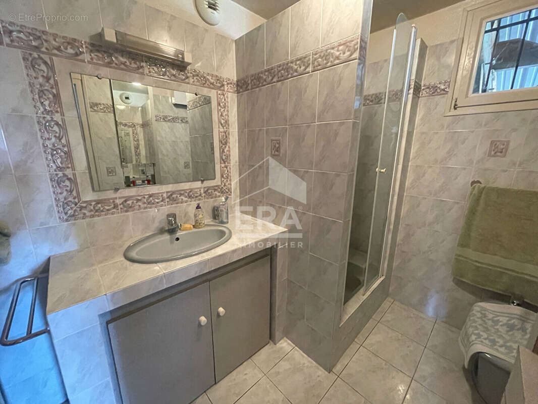 Maison à VILLECOMTAL-SUR-ARROS