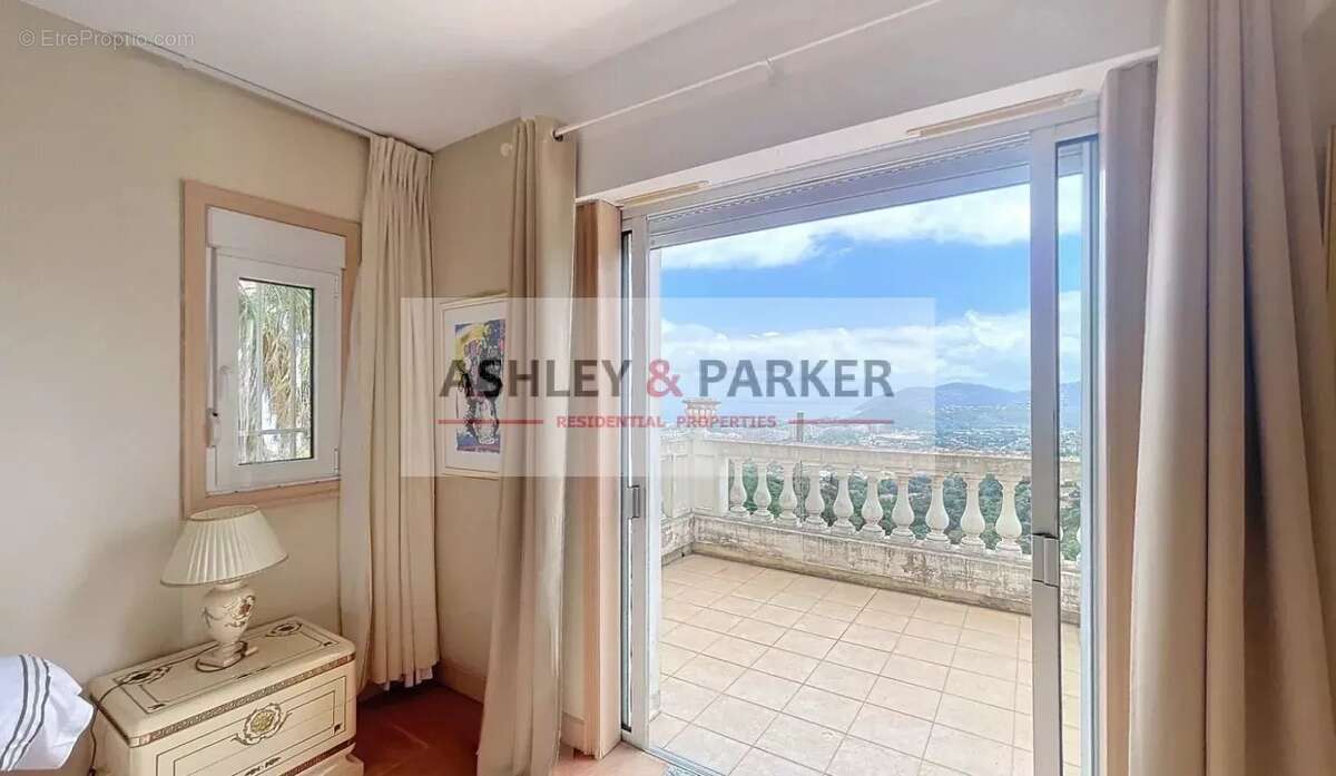 Maison à MANDELIEU-LA-NAPOULE