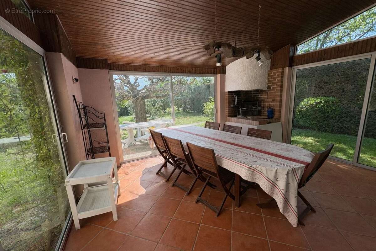 Maison à LA SALVETAT-SAINT-GILLES