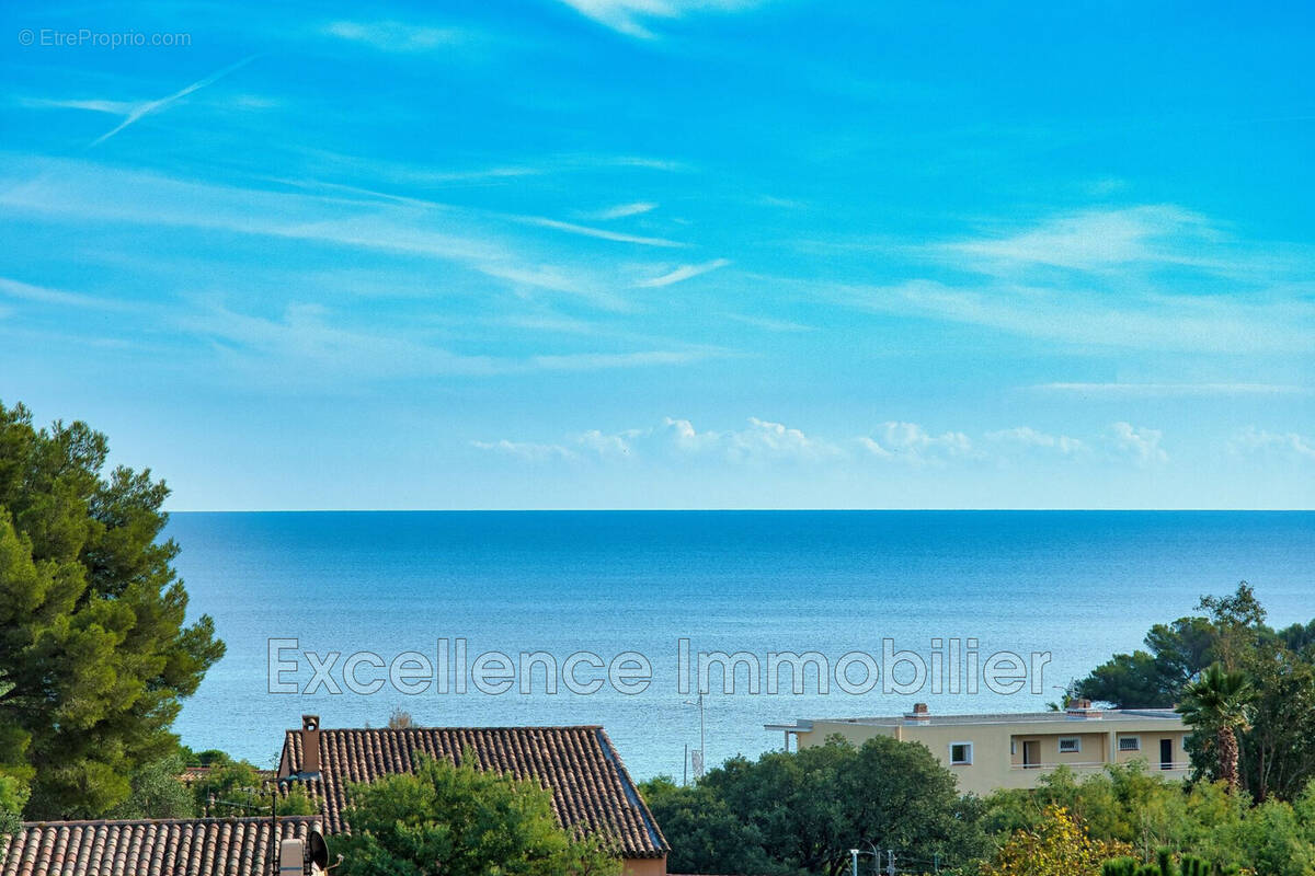 Maison à LES ISSAMBRES