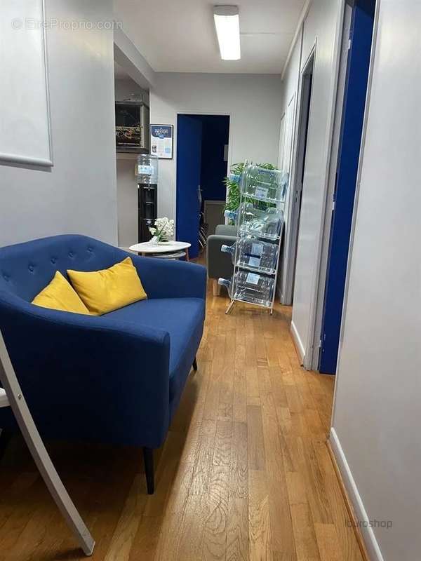 Commerce à COURBEVOIE