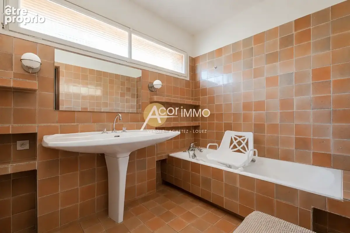 Bandol - propriété de caractère de 230 m2 - vue mer - terrain de plus de 2700m2 - photo 21