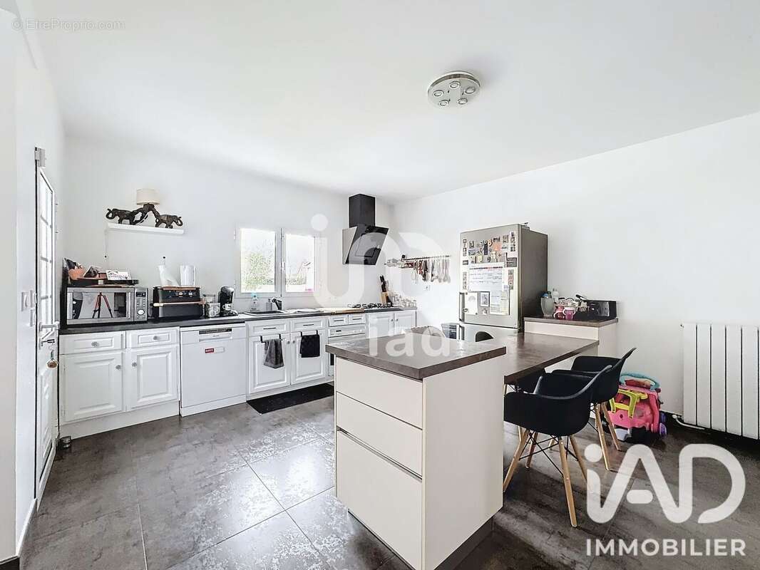 Maison 117 m² à Grisy-Suisnes  - photo 5