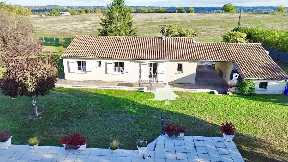 Maison à AUBETERRE-SUR-DRONNE