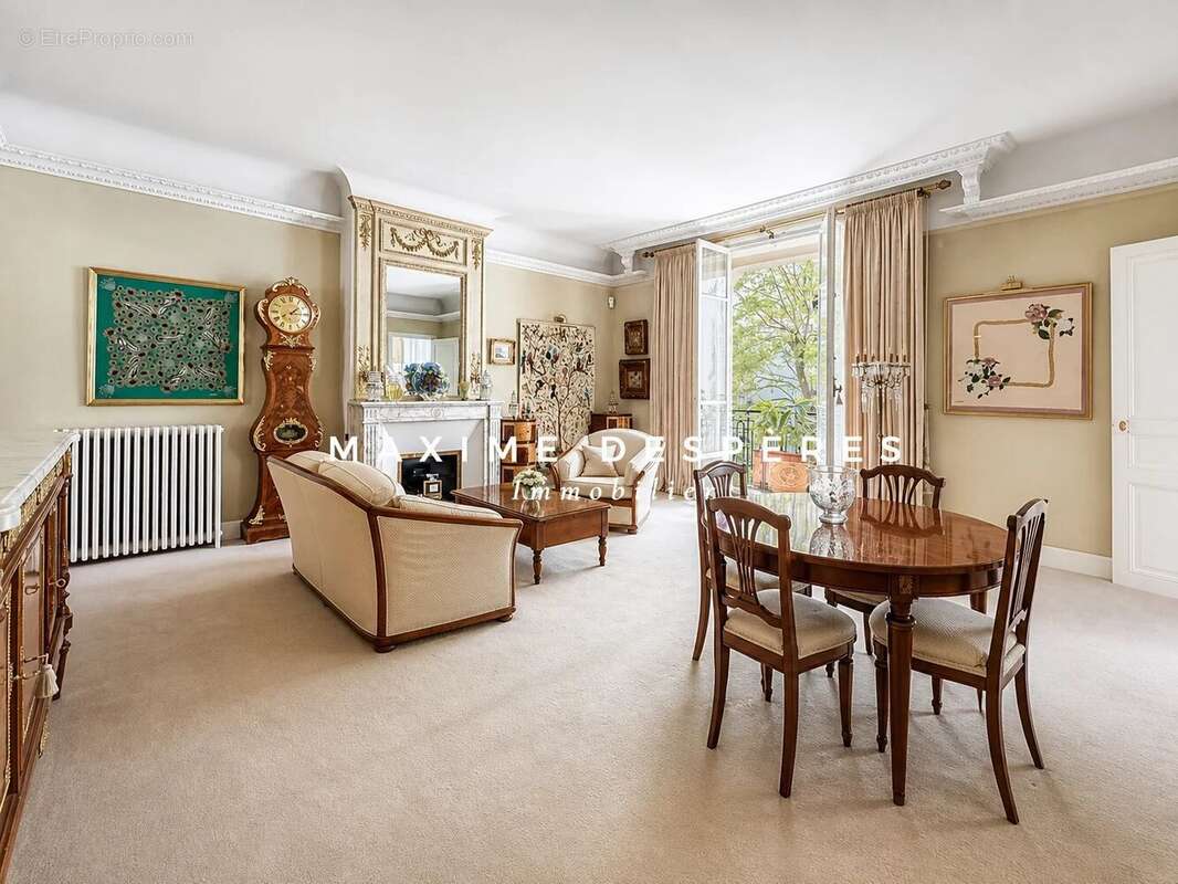 Appartement à NEUILLY-SUR-SEINE