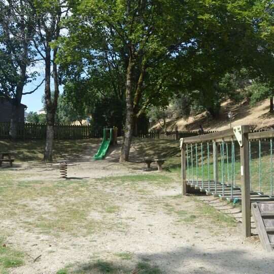 Terrain à CORCOUE-SUR-LOGNE