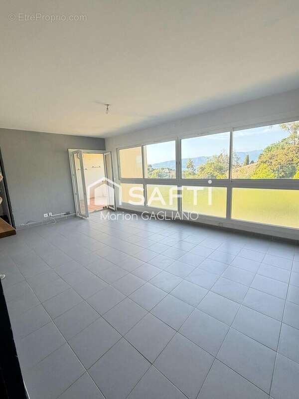 Photo 2 - Appartement à SAINT-MANDRIER-SUR-MER