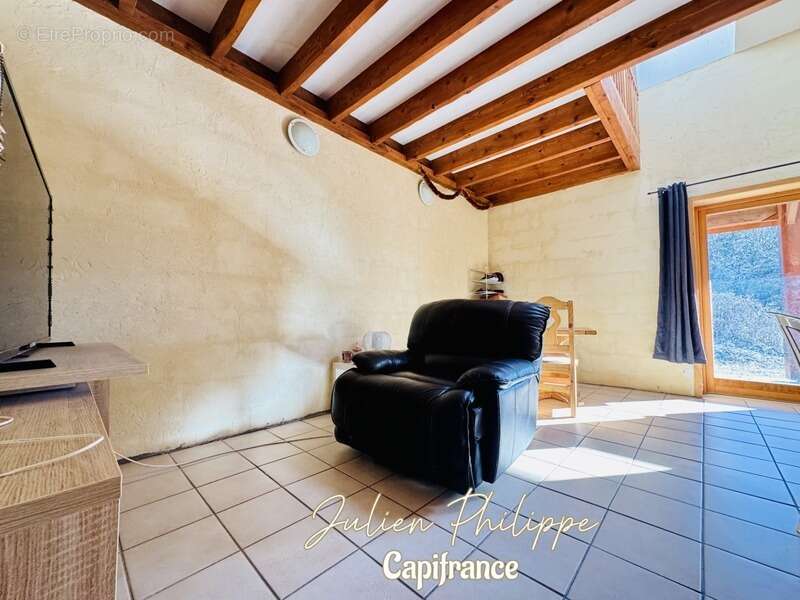 Maison à LA BATIE-MONTSALEON