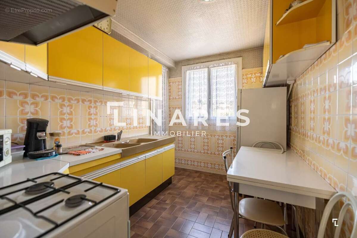 Appartement à MARSEILLE-3E