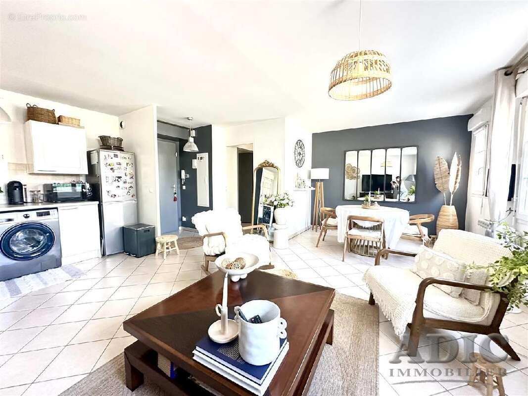 Appartement à LONGPERRIER