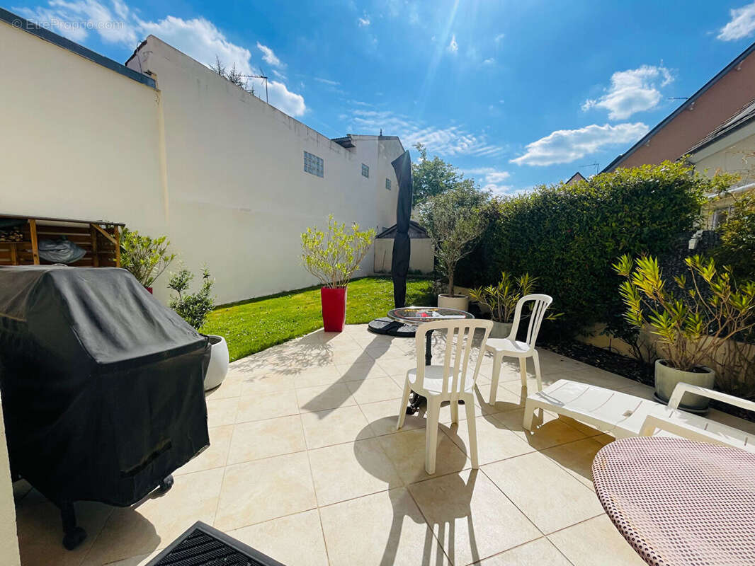 Maison à SARTROUVILLE