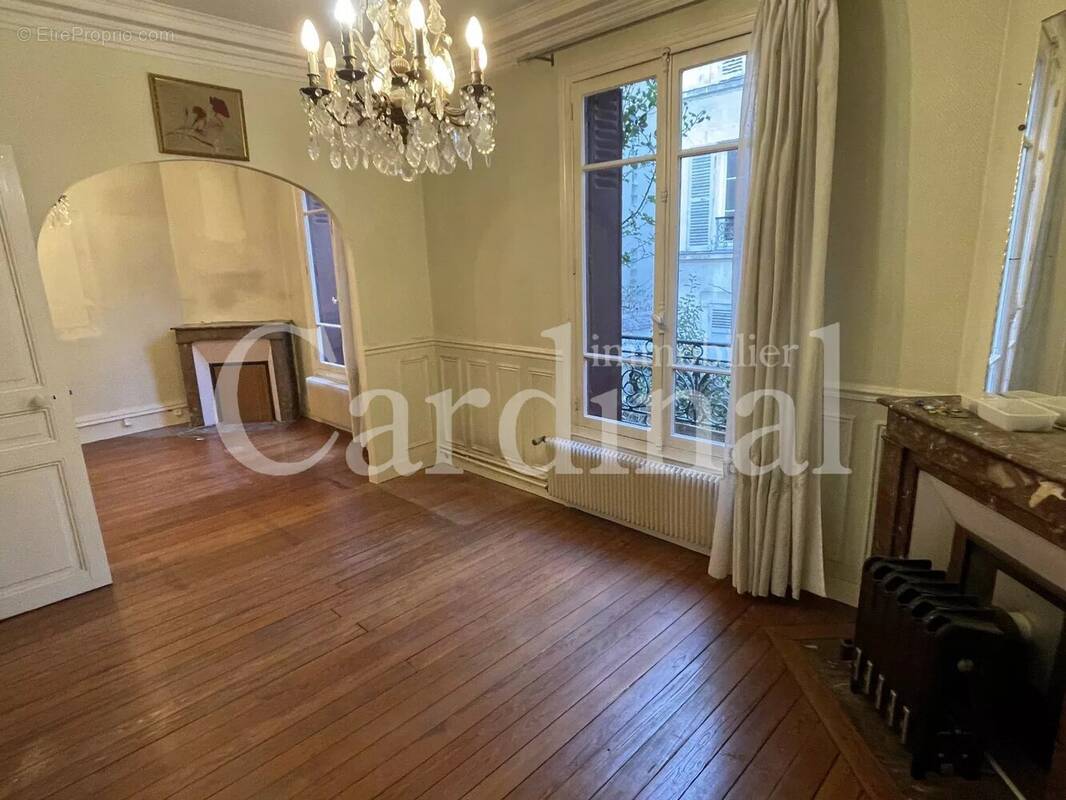 Appartement à VILLE-D&#039;AVRAY