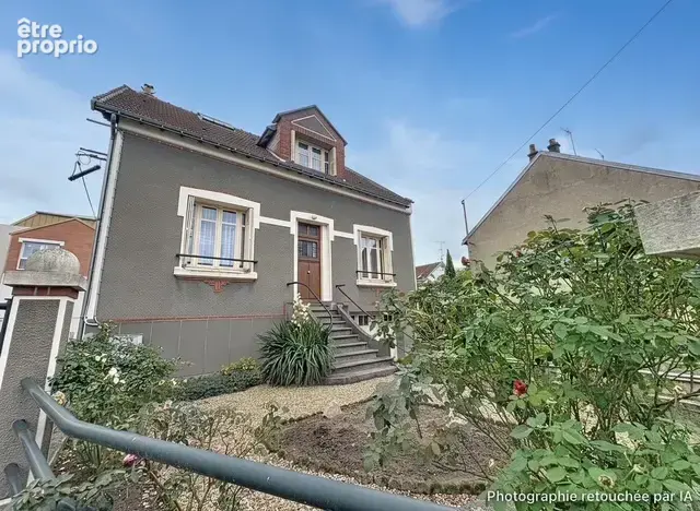 Maison 6 pièces 114 m² à vendre à Saint-Pierre-Des-Corps (37700) - photo 1