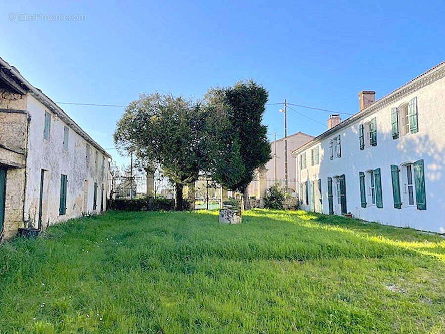Maison à AIGREFEUILLE-D'AUNIS