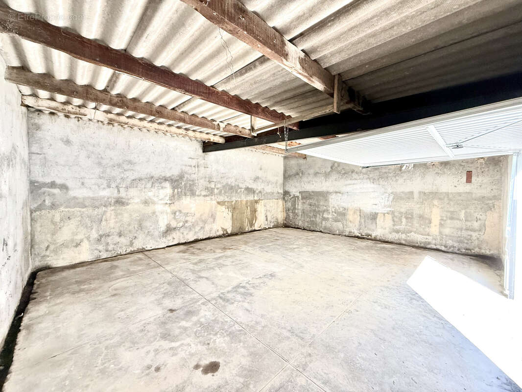 Parking à SARI-SOLENZARA