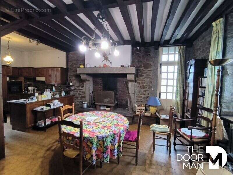 Maison à MAYENNE